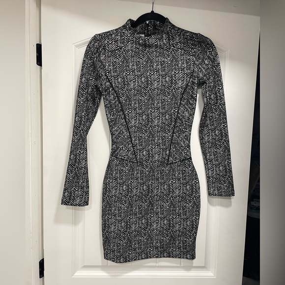 Dynamite Tight Black & White Long Sleeve Mini Dress - Picture 1 of 3